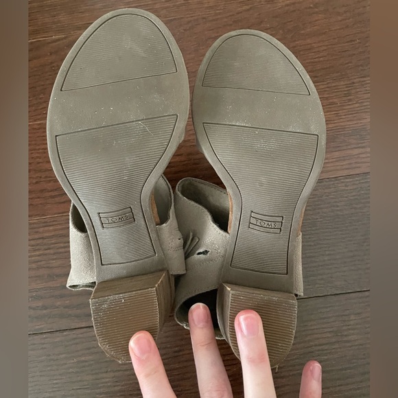 Toms high heel sandals - worn 2x - like new!! 7.5 - Picture 2 of 5